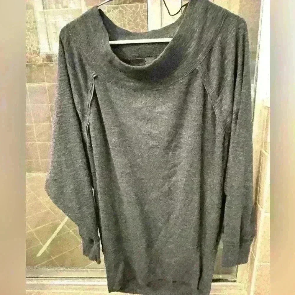 We the Free Palisades off the shoulder sweater in dark grey. Size Small. NWT.